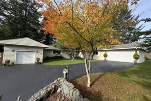 1099 Parkview Dr, Brookings, OR 97415 - Photo 2