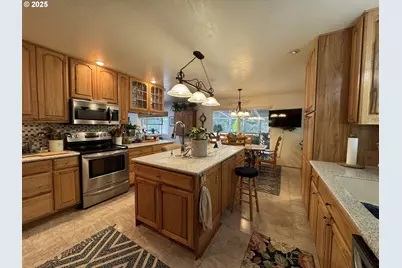 1099 Parkview Dr, Brookings, OR 97415 - Photo 16