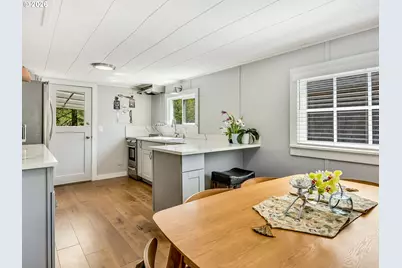 631 N Larch St, Cannon Beach, OR 97110 - Photo 14