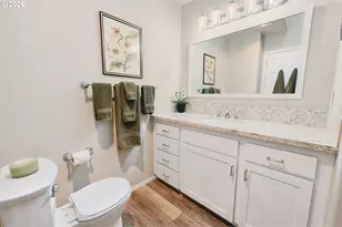 13185 SW Worchester Pl, Tigard, OR 97223 - Photo 14