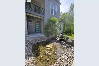 202 NW Quail Gardens Pl, Hillsboro, OR 97124 - Photo 2