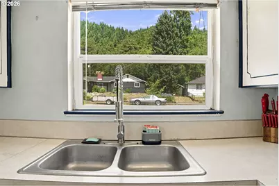 47768 Portal Dr, Oakridge, OR 97463 - Photo 16