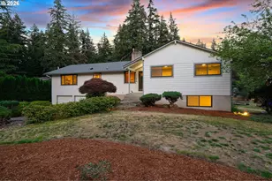 21050 S Mossy Rock Ct, Oregon City, OR 97045 - Photo 2