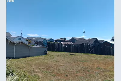 213 NW Cliff St, Newport, OR 97365 - Photo 18