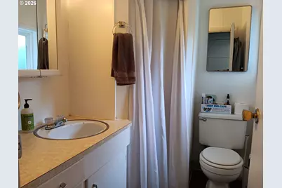213 NW Cliff St, Newport, OR 97365 - Photo 10