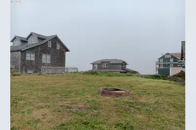213 NW Cliff St, Newport, OR 97365 - Photo 16