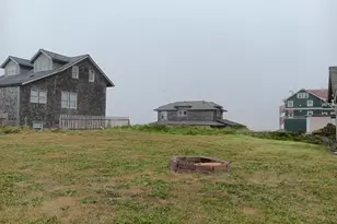 213 NW Cliff St, Newport, OR 97365 - Photo 16