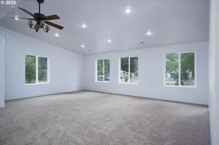 485 Brown St, Glide, OR 97443 - Photo 14