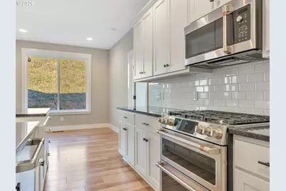 37027 Danner Ridge Ln, Astoria, OR 97103 - Photo 16