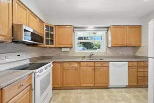 13141 NE Eugene St, Portland, OR 97230 - Photo 14