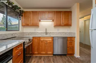 13020 NE San Rafael St, Portland, OR 97230 - Photo 10