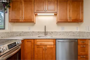 13020 NE San Rafael St, Portland, OR 97230 - Photo 14