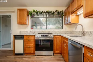 13020 NE San Rafael St, Portland, OR 97230 - Photo 6