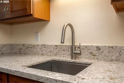 13020 NE San Rafael St, Portland, OR 97230 - Photo 12