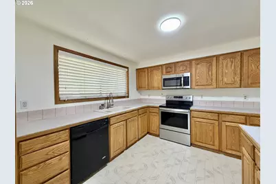 2715 SW 31st St, Gresham, OR 97080 - Photo 12