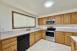 2715 SW 31st St, Gresham, OR 97080 - Photo 12
