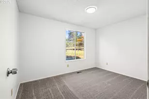 361 W Pine St, Sweet Home, OR 97386 - Photo 14