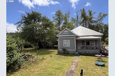 2583 NE Douglas Ave, Roseburg, OR 97470 - Photo 1