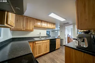 230 High St, Jefferson, OR 97352 - Photo 6