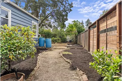 5220 NE Skidmore St, Portland, OR 97218 - Photo 36