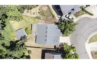 4950 Glacier Dr, Springfield, OR 97478 - Photo 32