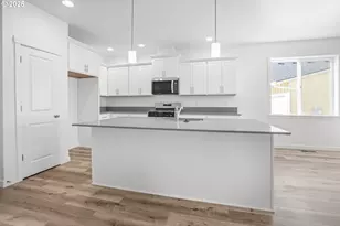 701 Tigerlily St, Silverton, OR 97381 - Photo 8