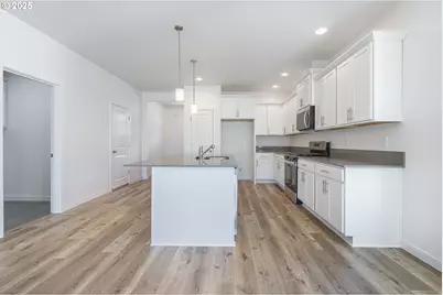 701 Tigerlily St, Silverton, OR 97381 - Photo 10