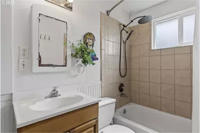 105 Ineer St, Kelso, WA 98626 - Photo 12
