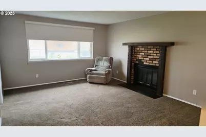 3103 N Walnut St, La Grande, OR 97850 - Photo 2