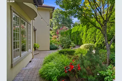 752 E Ave, Lake Oswego, OR 97034 - Photo 40