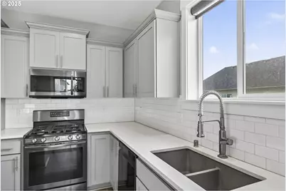 2320 N R St, Washougal, WA 98671 - Photo 10
