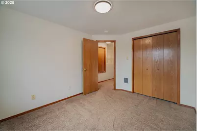 2081 SW Fellows St, McMinnville, OR 97128 - Photo 34