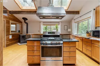 71010 E McFarland Rd, Rhododendron, OR 97049 - Photo 8