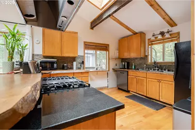 71010 E McFarland Rd, Rhododendron, OR 97049 - Photo 4