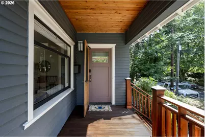 2415 SE Ivon St, Portland, OR 97202 - Photo 2