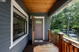 2415 SE Ivon St, Portland, OR 97202 - Photo 2