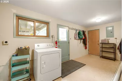 866 SE 136th Ave, Portland, OR 97233 - Photo 28