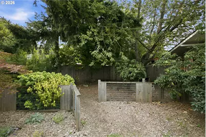 866 SE 136th Ave, Portland, OR 97233 - Photo 38