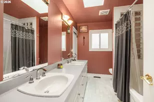 866 SE 136th Ave, Portland, OR 97233 - Photo 16