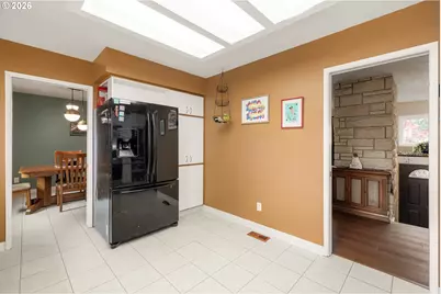 866 SE 136th Ave, Portland, OR 97233 - Photo 10