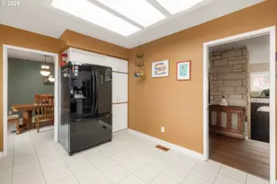866 SE 136th Ave, Portland, OR 97233 - Photo 10