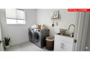 12453 SE Harold St, Portland, OR 97236 - Photo 8