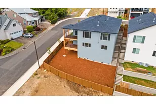12188 SW Autumnview St, Tigard, OR 97224 - Photo 10