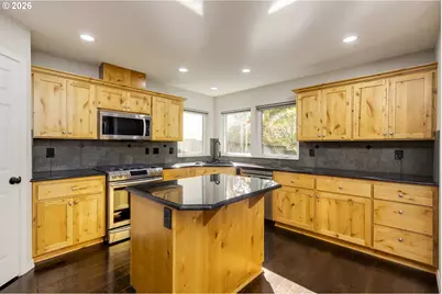 2137 N Legacy Dr, Newberg, OR 97132 - Photo 10