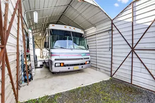 13011 Berta Dr, Oregon City, OR 97045 - Photo 4