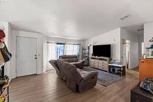 595 Kesling St, Harrisburg, OR 97446 - Photo 2