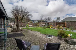 229 N Grove Ln, Sutherlin, OR 97479 - Photo 32