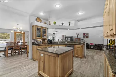 53315 Holiday Dr, La Pine, OR 97739 - Photo 14
