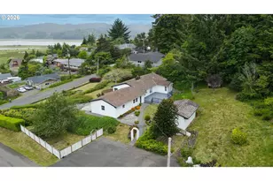 1338 D St, Coos Bay, OR 97420 - Photo 48