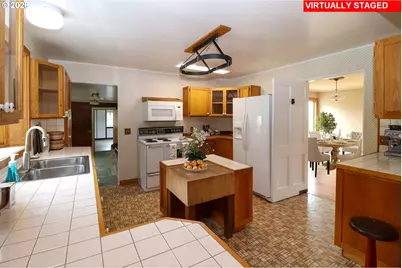 1338 D St, Coos Bay, OR 97420 - Photo 6